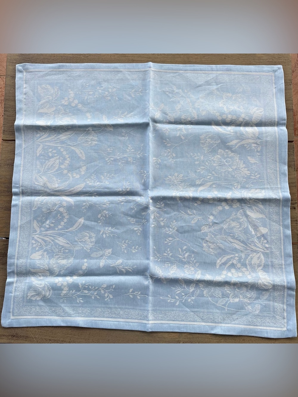 Williams Sonoma Primavera Jacquard Napkins, Set of 6
NWOT
